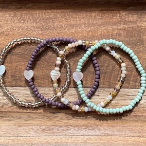 Seed Bead Stretch Bracelet with Pearl Shell Heart