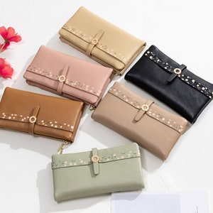 Ladies PU Leather Multi-Card Slot Wallet Zipper Buckle Delicate Print Wallet- Special for Women