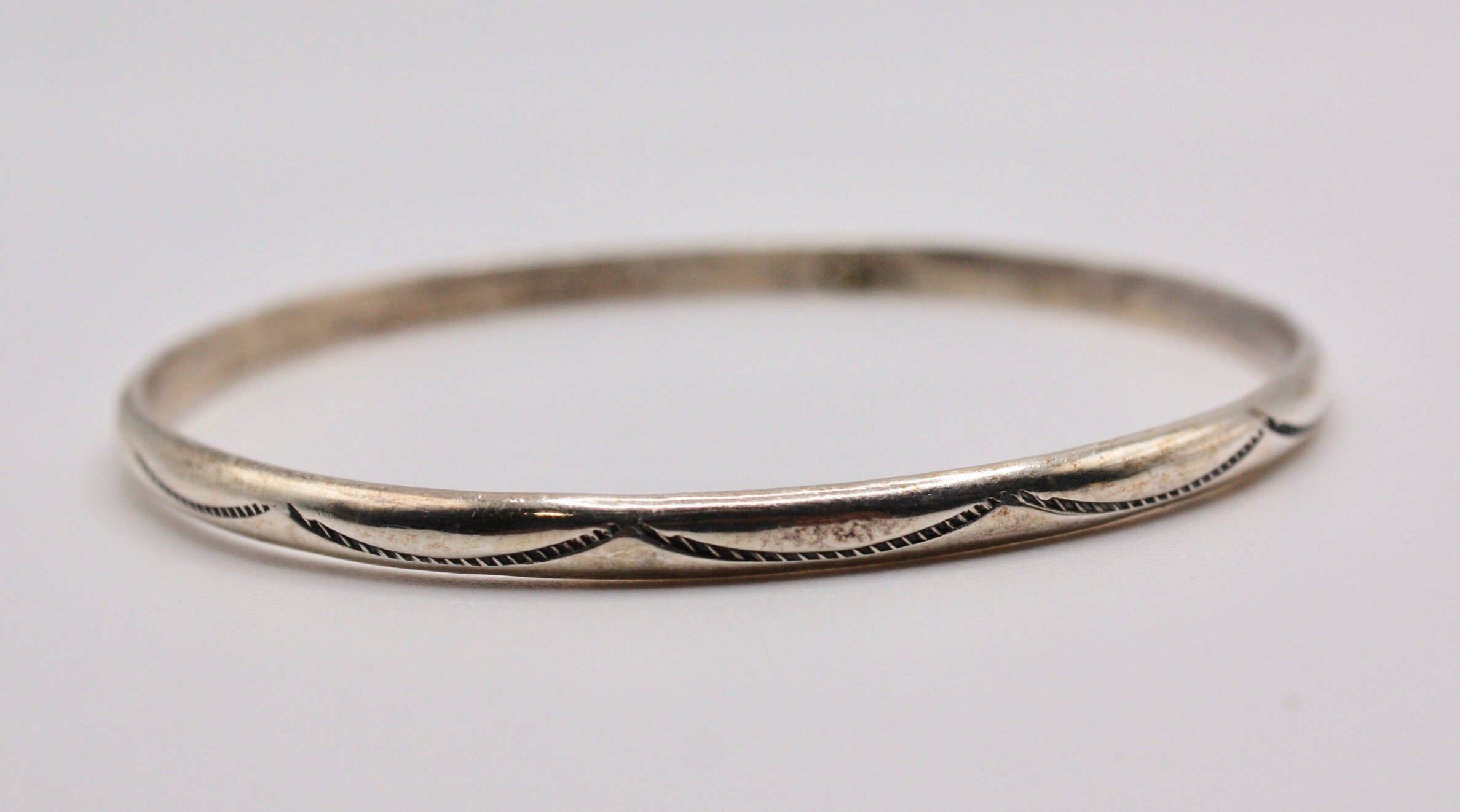 アクセサリー navajo vintage bangle silver archive Vintage Unisex Navajo Etched Sterling Silver 925 Bangle Bracelet