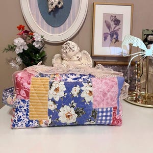 Large Quilted Make Up Bag floral Makeup Bag Handmade Aesthetic Cosmetic Bag Cosmetic Pouch Quilted Pouch Bridesmaid