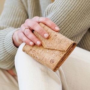 Cork wallet women with RFID protection CHICO sustainable & vegan, Gifts for him, Gifts for her