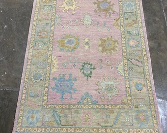 Handgeknüpfter Oushak Teppich: Lavendel & Grün, 150x220 Wollteppich