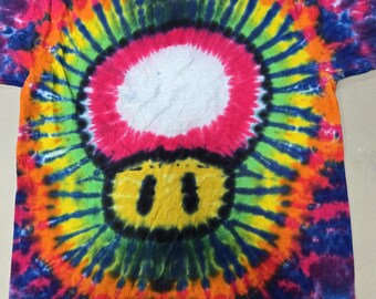 Tie-dye-shirt Super Shroom