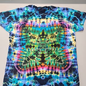 XL crew neck tie dye shirt