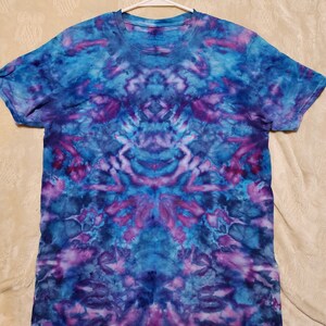 M crew neck tie dye shirt