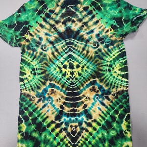 S crew neck tie dye shirt