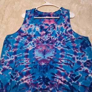 XL Tie Dye Women&#39;s Tank