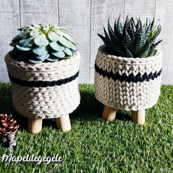 Base avec 4 pieds pour pot en macramé décoratif pour plantes, cache-pot à réaliser en fil macramé au crochet, support en bois pour cache pot