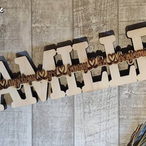 Personalisiertes Familienwort aus Holz mit Vornamen, personalisiertes Geschenk, Heimdeko, Muttertag!