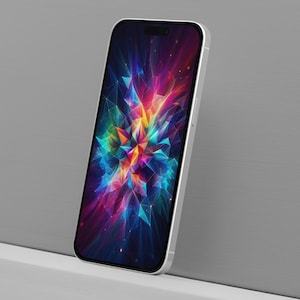 Puede incluir: Un teléfono inteligente blanco con un diseño abstracto colorido en la pantalla. El teléfono está ligeramente inclinado y está sobre una superficie blanca.
