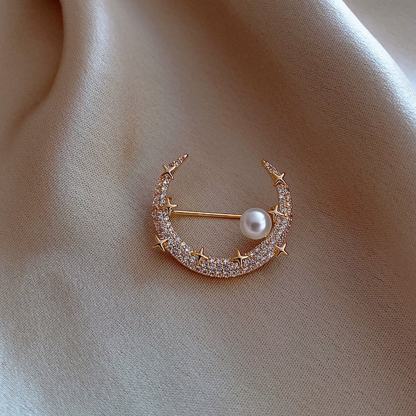 Crescent Moon Brooch - Etsy