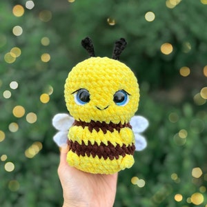 No-Sew Crochet PatternBee Betty Amigurumi Bumblebee Plushie No Sew Kawaii Plushies Amigurumi Toy Cute Stuffed Animal zdjęcie 3