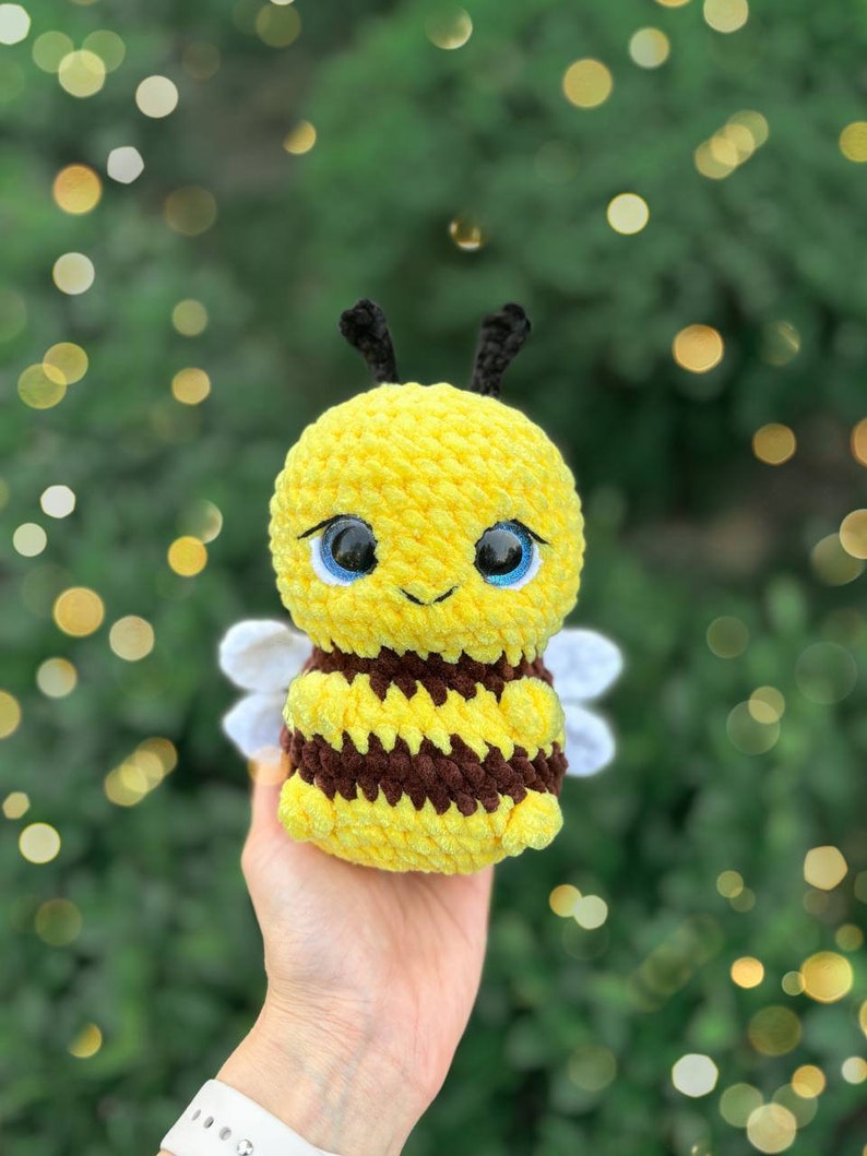 No-Sew Crochet PatternBee Betty Amigurumi Bumblebee Plushie No Sew Kawaii Plushies Amigurumi Toy Cute Stuffed Animal zdjęcie 3