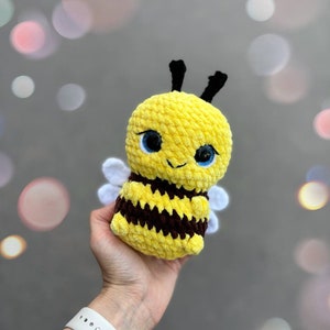 No-Sew Crochet PatternBee Betty Amigurumi Bumblebee Plushie No Sew Kawaii Plushies Amigurumi Toy Cute Stuffed Animal zdjęcie 2