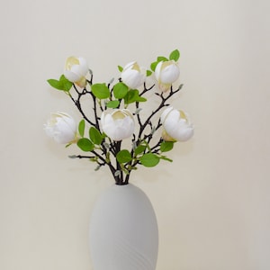 Magnolia Stem with Leaves, Lifelike Magnolia, Artificial Flower Craft, Home Floral Decor,Wedding Centerpieces, Rustic Home Decor