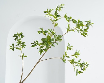 Finta vegetazione con ramo lungo, rametti finti di Pieris japonica, artigianato con piante artificiali, decorazioni floreali per la casa, centrotavola floreale per feste
