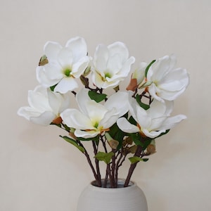 Lifelike Magnolia, Magnolia Stem with Leaves, Fake Flower Craft, Home Floral Decor, Wedding Party Flower Arrangement, Table Centerpiece