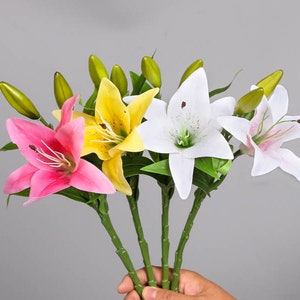 Real Touch Lilienstamm mit Knospen und Blättern, künstliche Blumenhandwerk, Hausblumendekor, Hochzeitsstraußfüller, Party-Arrangement-Mittelstück