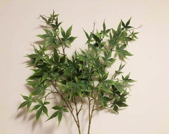 メープルリーフの長い枝の人工物、フェイクリーフの茎、秋のホームフラワーデコレーション、リビングルームのフラワークラフト、ウェディングパーティーのグリーンアレンジメント