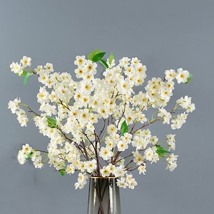 人工の桜の枝と葉、春の桃の花の茎、フェイクフラワークラフト、素朴な花の装飾、ウェディングパーティーのセンターピース