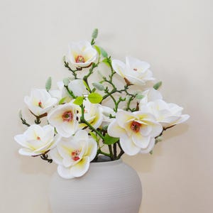 Magnolia Stem with Leaves, Lifelike Magnolia, Artificial Flower Craft, Home Floral Decor,Wedding Centerpieces, Rustic Home Decor