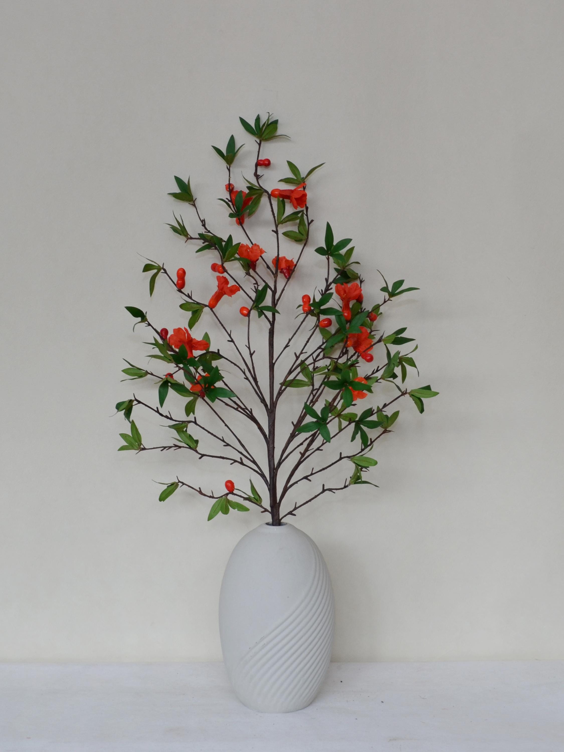 ザクロの花の枝と葉の人工物、リアルな花の茎、中国の家庭の花の装飾