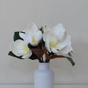 Magnolia Stem Bouquet, Real Touch Magnolia Spray, Artificial Flower Craft, Home Floral Decor, Wedding Party Flower Arrangement Centerpiece