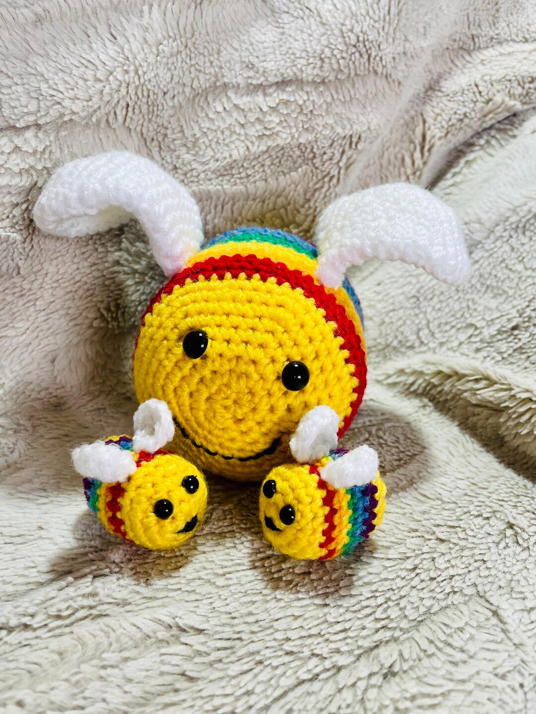LGBTQ+ Crochet Bee - Pride Bee / Pocket Hug / Rainbow Bees - Etsy UK