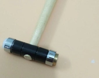 Martillo con cabeza intercambiable de plástico y latón, de doble cara.