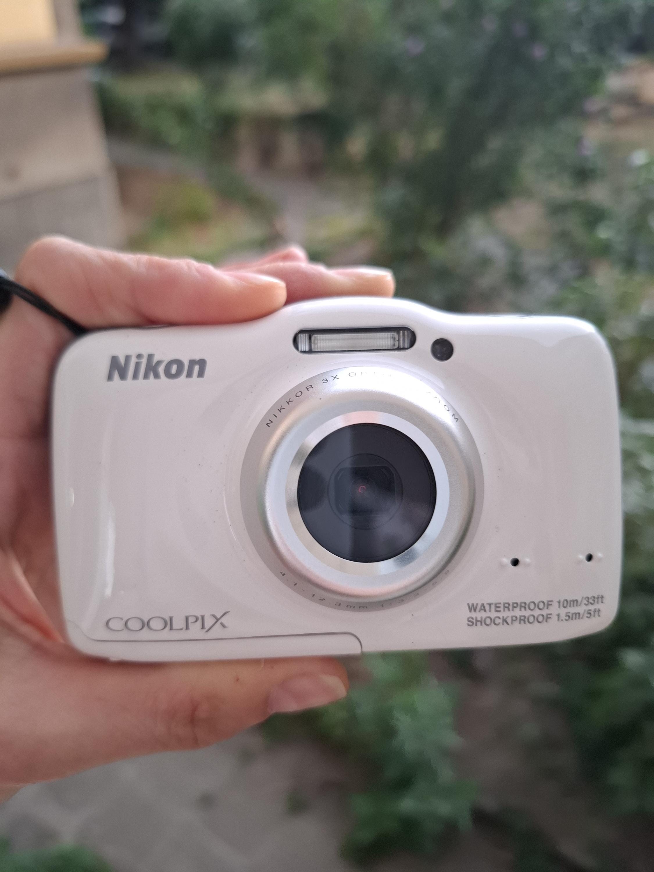 Nikon Coolpix S32 - White Compact Digital Camera, 13,2MP, 3x 