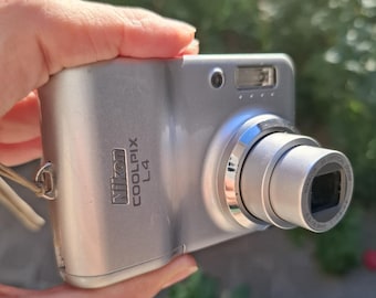 Nikon COOLPIX AW100 防水デジタルカメラ　[ジャンク品] Amazon.com : Nikon COOLPIX AW100 16 MP CMOS Waterproof Digital