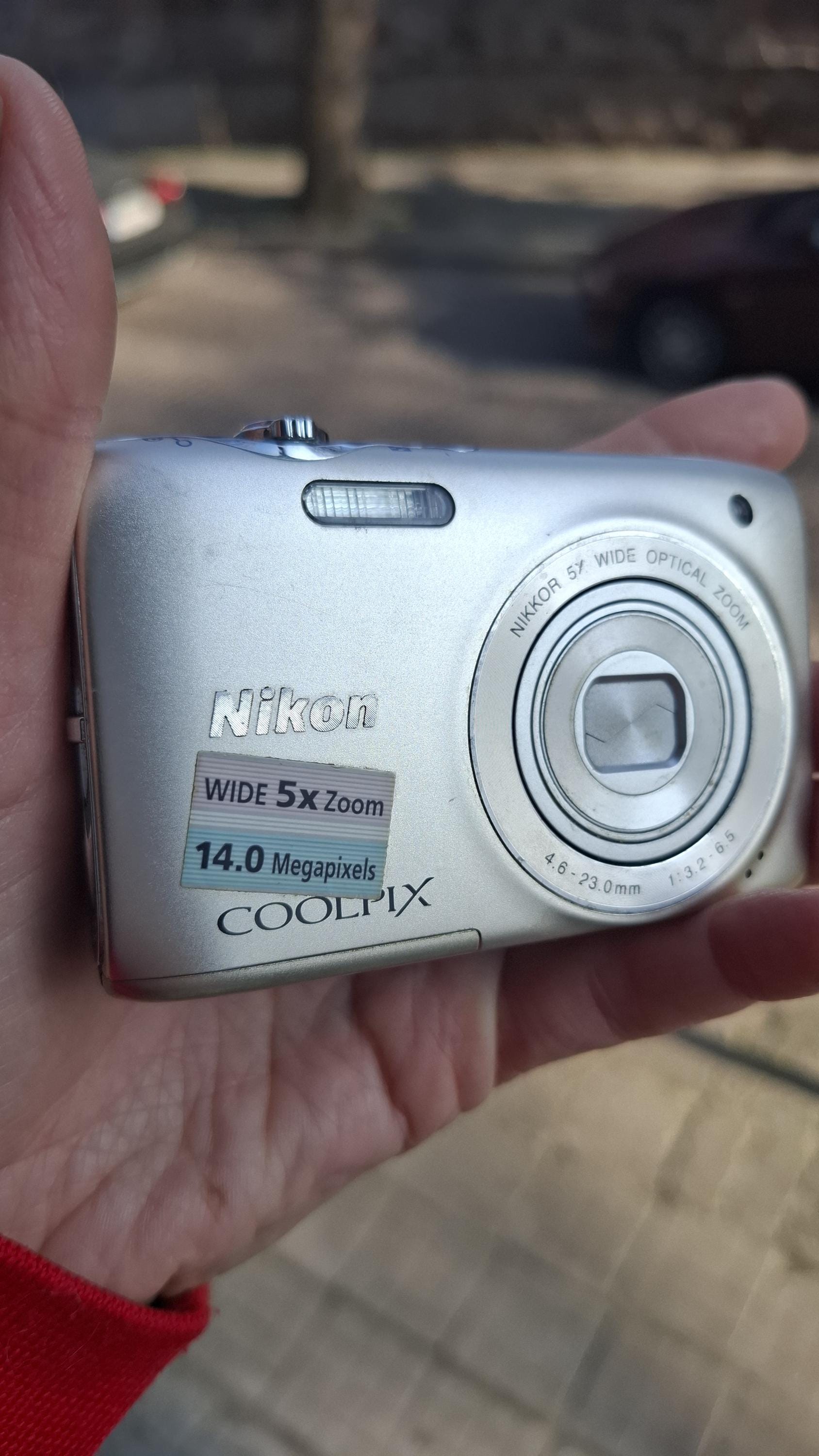 Nikon Coolpix 2000 - Etsy Canada