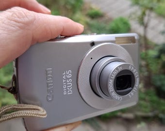 Canon IXY DIGITAL 900IS Compact Digital Camera With Battery