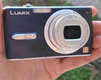 Appareil photo numérique Panasonic LUMIX DMC FS10 mince largeur 28 mm