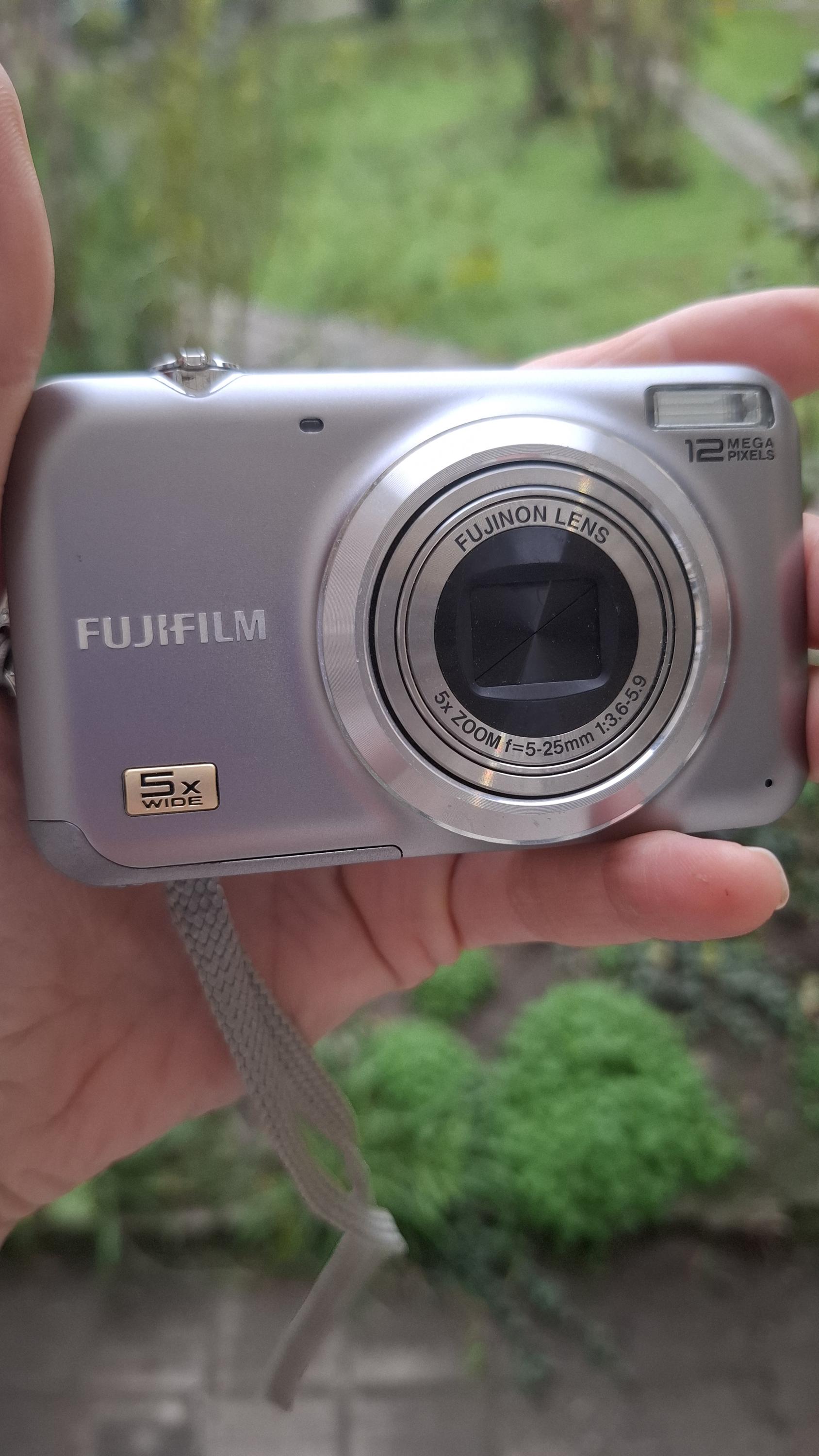 Fujifilm Finepix JX200 Compact Digital Camera, 12MP, 5x Optical