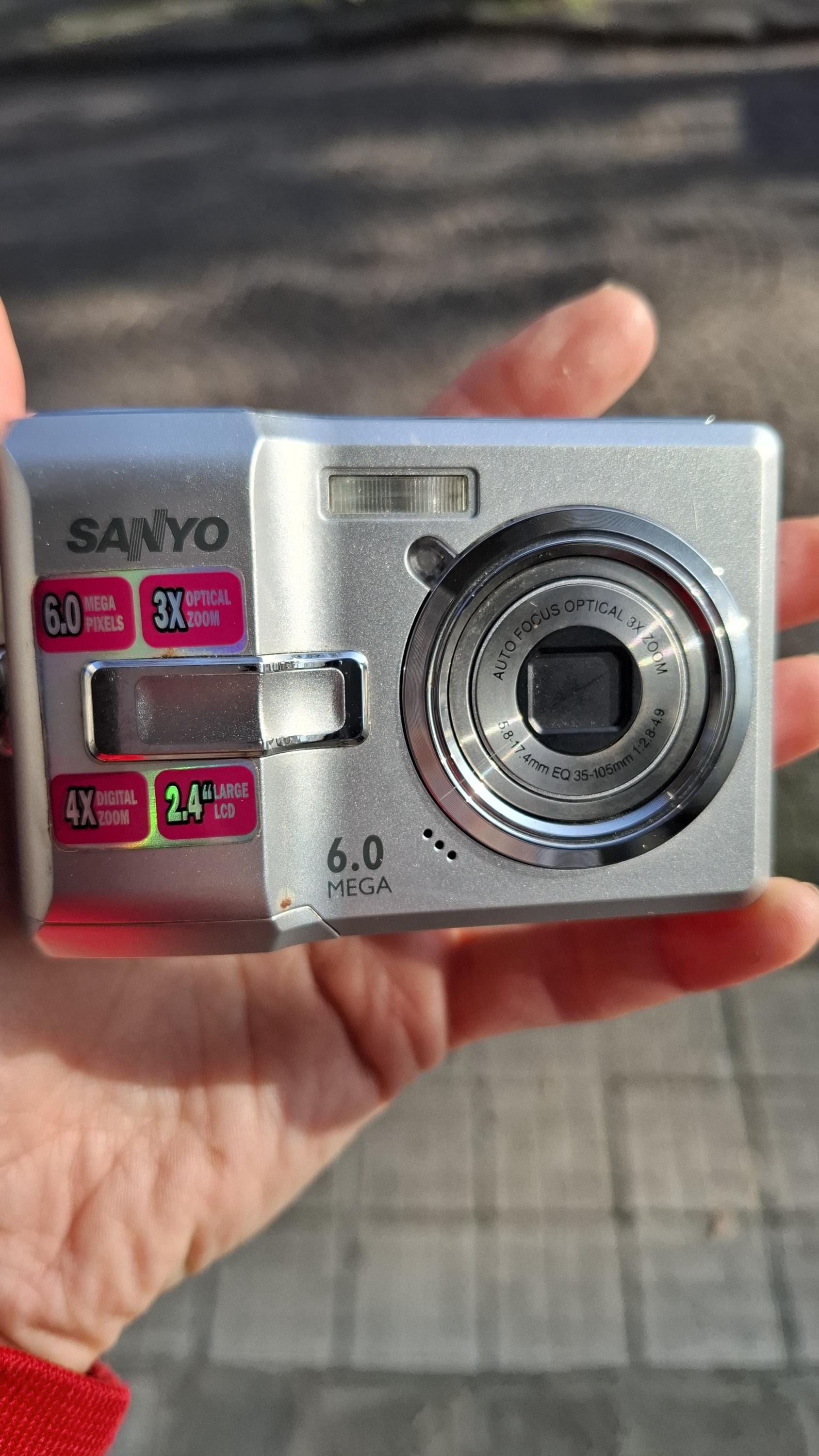 SANYO S650 (VPC-S650) Compact Digital Camera 6MP, 3x Optical Zoom