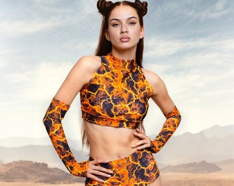 Conjunto Rave com Estampa Lava: Top Cropped Sem Mangas e Shorts de Cintura Alta
