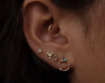 14K Solid Gold Trio Tiny Stud Earring, Three Stone Cluster Piercing, Tragus Piercing, Cartilage Earring, Helix Jewelry