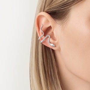 Shiny Snake Ear Cuff , 14K Gold  Snake Ear Cuff, No Piercing Ear Cuff, Fake  Piercing ,Cartilage Earring, Gift For Her