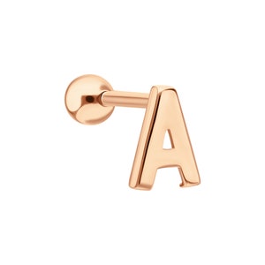 Brinco super minúsculo de letra A, piercing inicial em ouro 14k, brinco de alfabeto, presente personalizado, melhor presente para mãe.