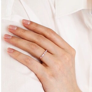 14k guld diamant- och safirfyrverkeriring / safirbaguettering / rosa dubbel diamantring / halv alliansring / present till henne.