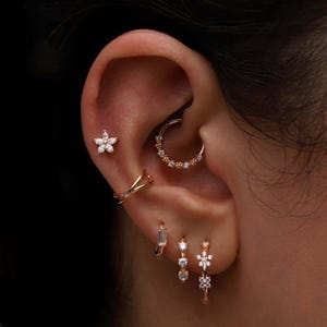 14K Gold Flower Daith Earring, Cluster Flower Front Facing,  Hinged Segment Clicker, Diamond Septum Ring, Helix Cartilage Hoop, Gift For Her