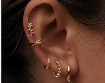 14K Solid Gold Flower Leaf Earring, Floral Cartilage Helix Piercing, Tragus  Piercing, Dainty Tree Branch, Gift For Mom
