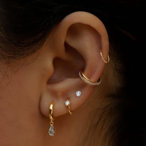 14K Gold Crossing Line Conch Ring ,Double Conch Hinged Hoop, Infinity Cartilage Piercing Clicker, Elegant Ladies Jewelry Gift.