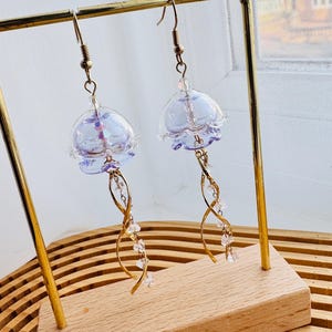 Orecchini a forma di carillon a forma di medusa, orecchini pendenti lunghi in vetro giapponese, regalo di gioielli per San Valentino e compleanno per lei, da regalare