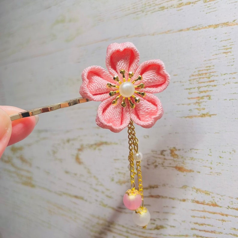 Japanese Cherry Blossom Pink White Kanzashi Hair Pins, Tsumami Sakura Kimono Yukata, bride bridal simple elegant hair clip with charms Light pink