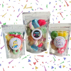 Bolsitas de dulces personalizadas para cumpleaños / Relleno para bolsas de fiesta infantil / Dulces personalizados / Dulces surtidos / Fútbol de sirena, unicornio y dinosaurio imagen 1