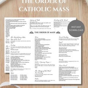以下が含まれることがあります： 「カトリックミサの順序」と題された印刷可能なドキュメント。クラシックなフォントでテキストが書かれています。導入儀式、言葉の典礼、その他の祈りのセクションが含まれています。インスタントデジタルダウンロードが可能です。