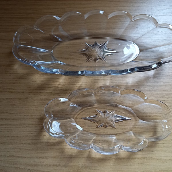 2 x Vintage oval Davidson clear glass serving dishes - Chippendale style