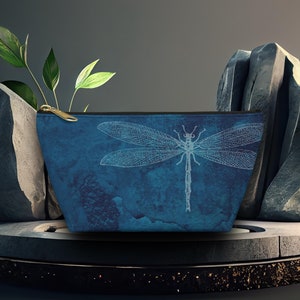Pochette pour accessoires libellule mystique